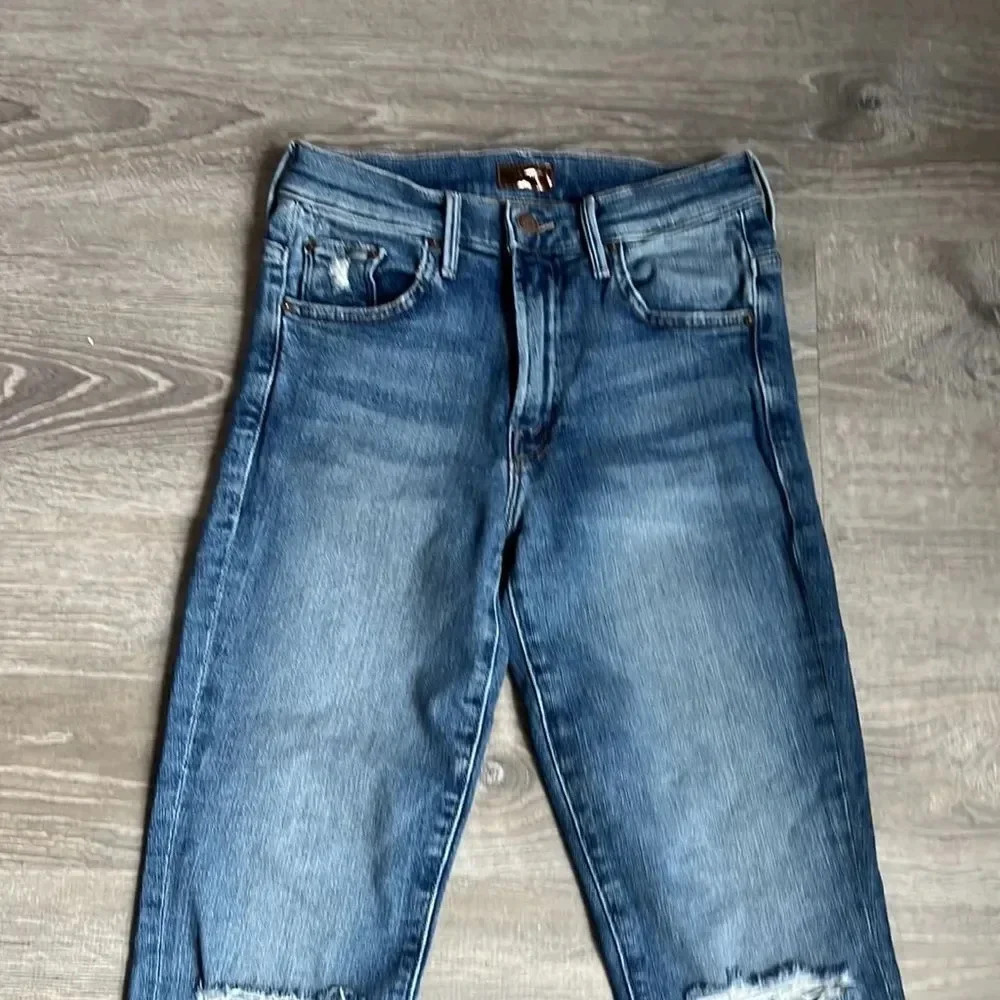 Mother The Insider Crop Step Fray Jeans in Reckless On A Shiny White Vespa - Picture 6 of 16